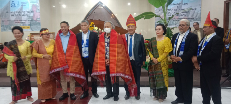 HKBP Ucapkan Terimakasih kepada Wahyu Hidayat yang telah Menyelesaikan Perizinan HKBP Setelah Puluhan Tahun Terbengkalai