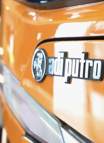 Yuk, Cari Tahu Lebih Lanjut, Seputar Adi Putro yang Logonya Banyak Ditemui di Belakang Bus